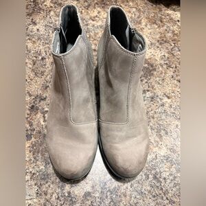 Sorel Women's Gray Ankle Boots